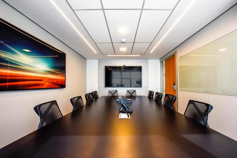 Sala de reunião da Azevedo Advocacia